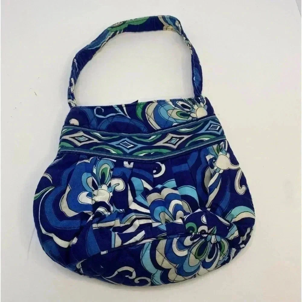 Vera Bradley kids purse 8” x‎ 8” and used condition